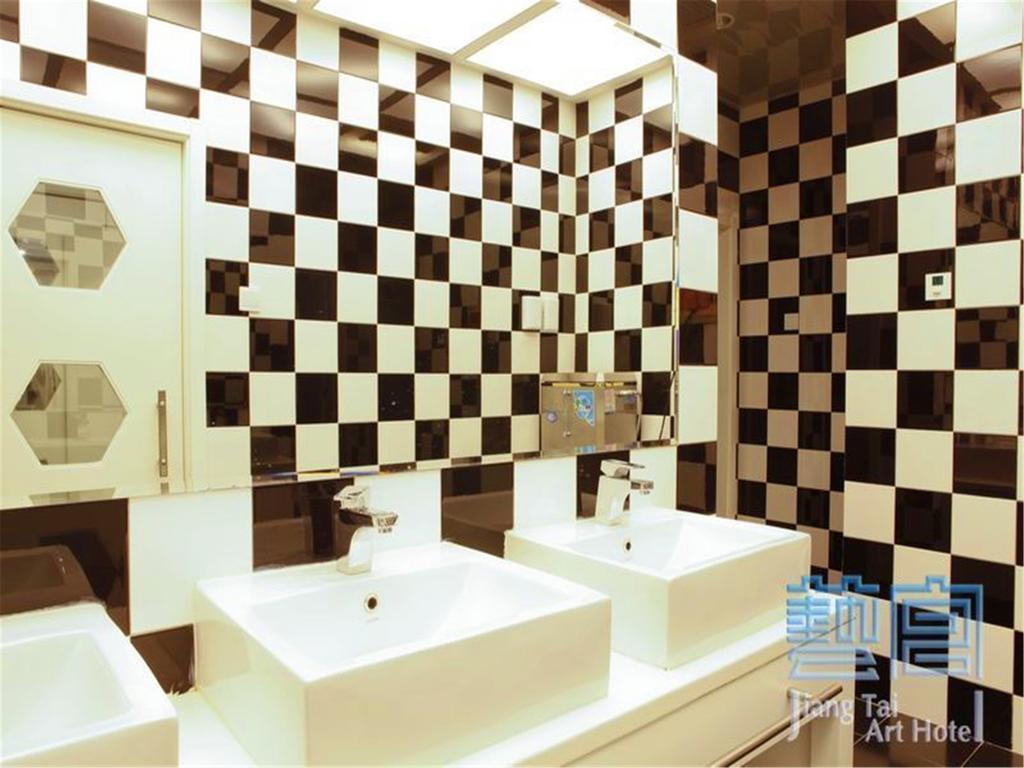 Beijing Jiang Tai Hotel  Bagian luar foto